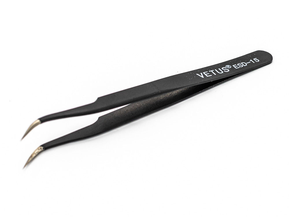 Pince à écheniller